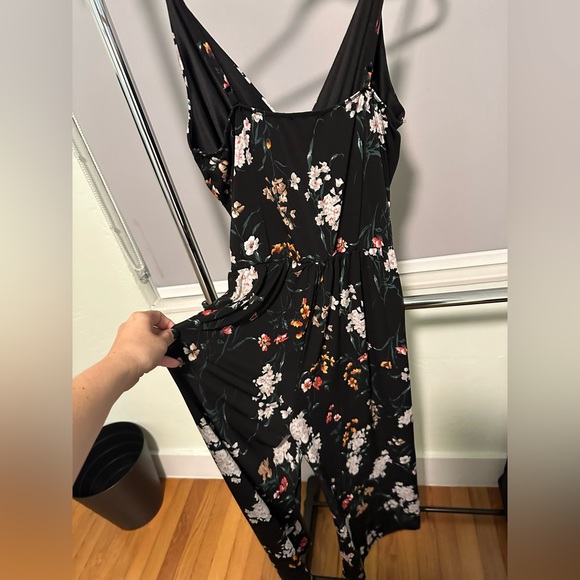 Kaileigh floral romper Large - Picture 6 of 7